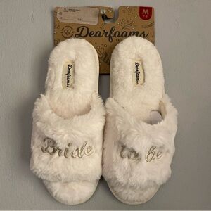 DEARFOAMS Bride To Be Bridal Wedding Furry Slippers M 7/8